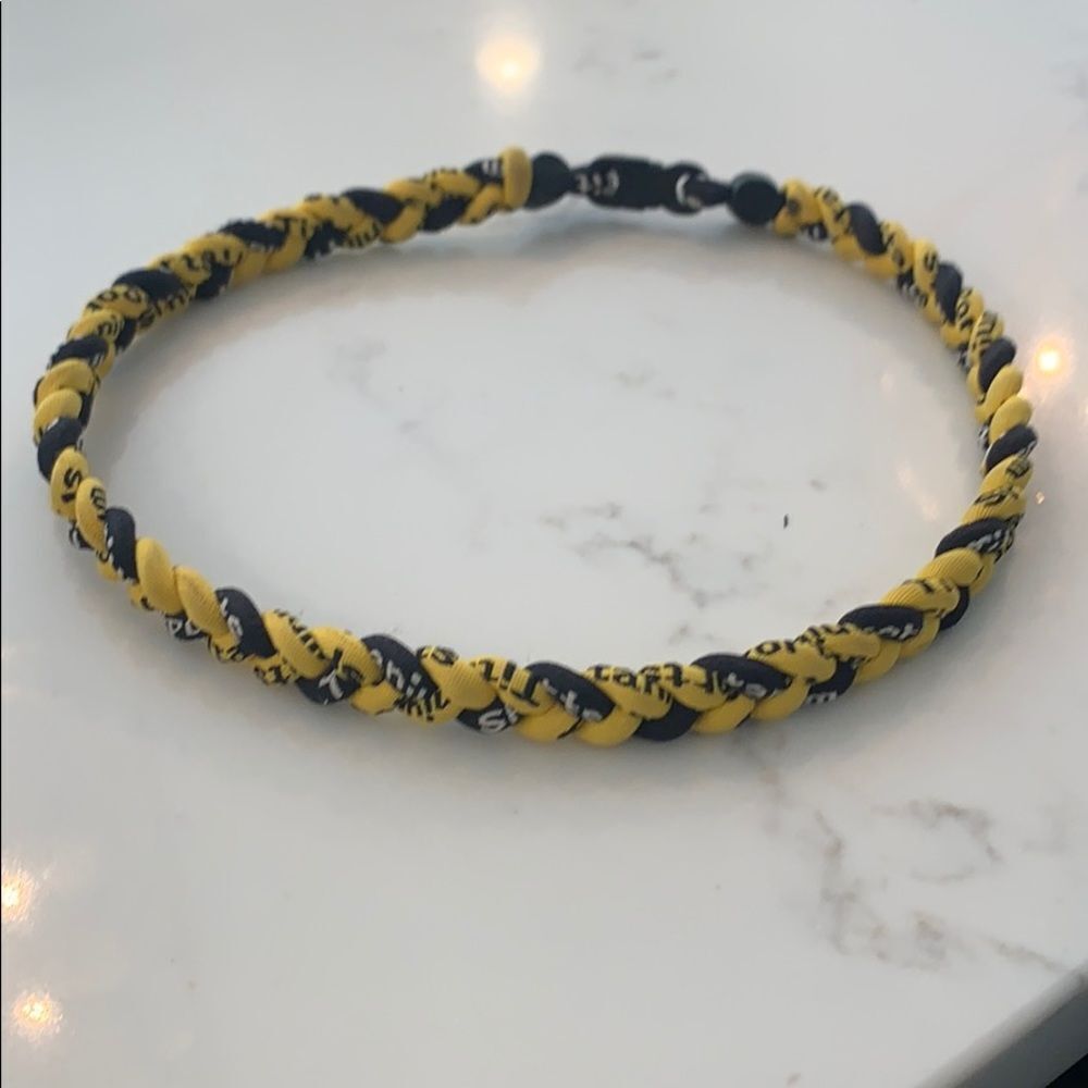 Sport Necklace (Black/Gold)